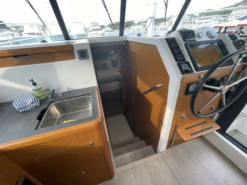 2018 Beneteau Swift Trawler 35- Flybridge