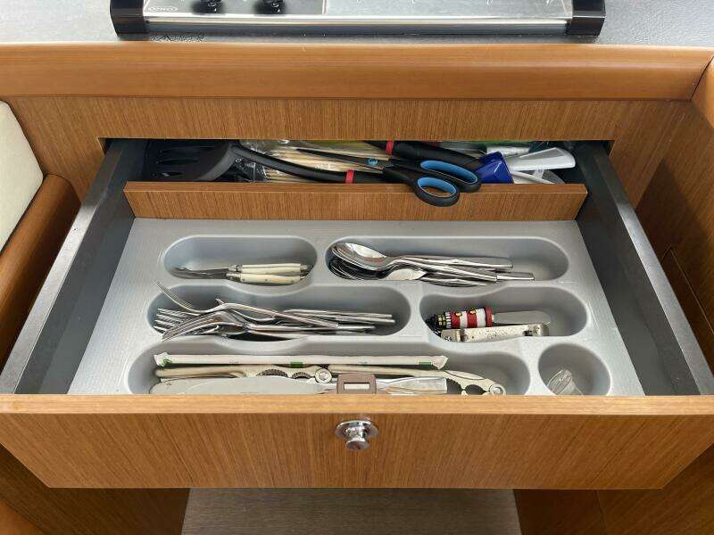 2018 Beneteau Swift Trawler 35- Flybridge