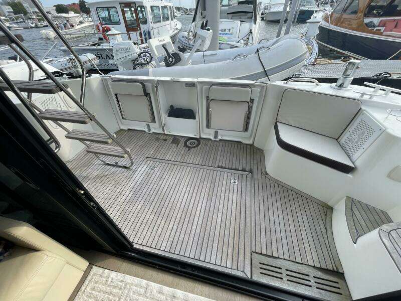 2018 Beneteau Swift Trawler 35- Flybridge