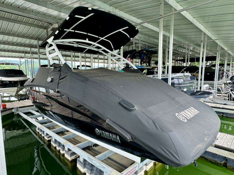 2024 Yamaha Boats 252 SD