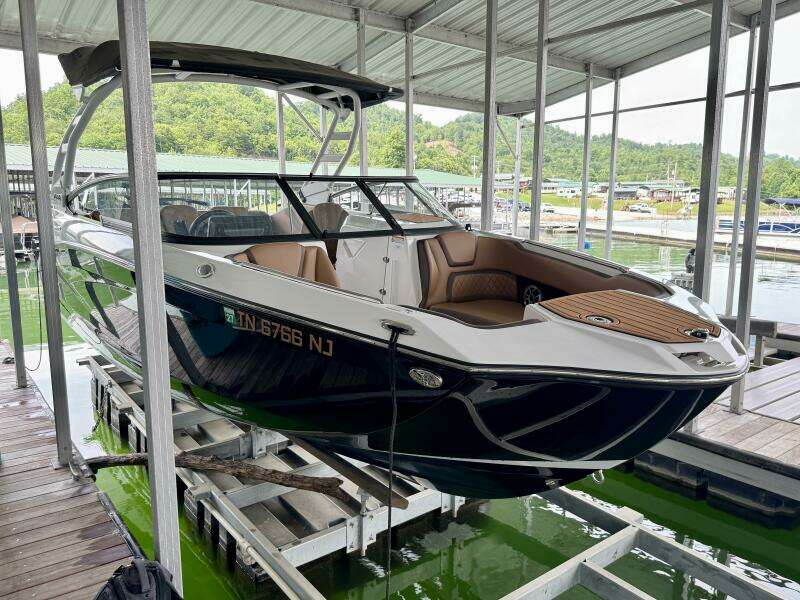 2024 Yamaha Boats 252 SD