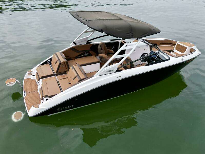 2024 Yamaha Boats 252 SD