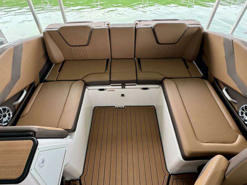 2024 Yamaha Boats 252 SD