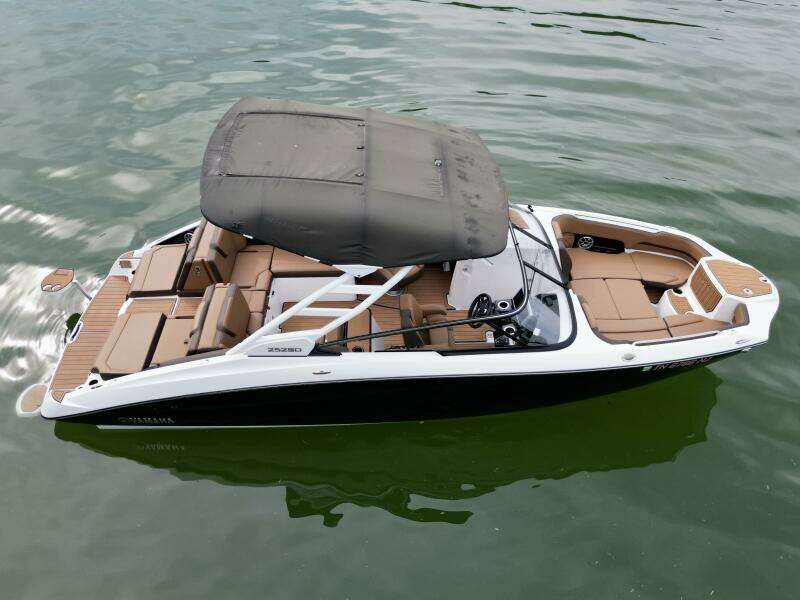 2024 Yamaha Boats 252 SD