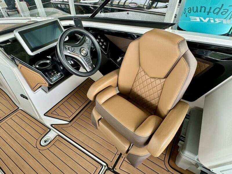 2024 Yamaha Boats 252 SD