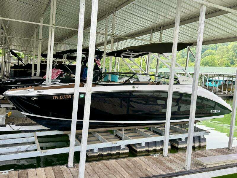 2024 Yamaha Boats 252 SD