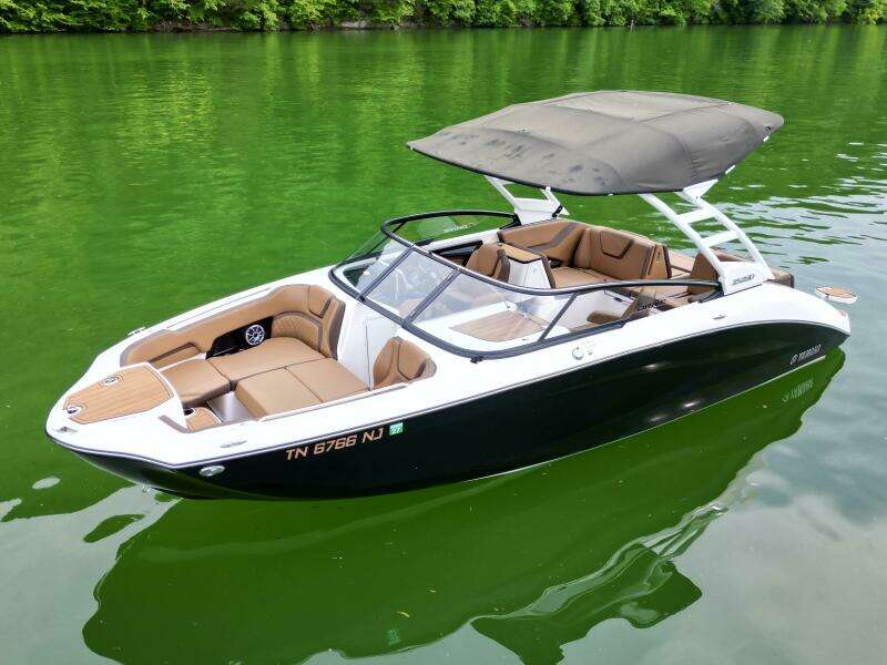 2024 Yamaha Boats 252 SD