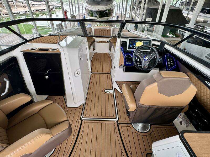 2024 Yamaha Boats 252 SD