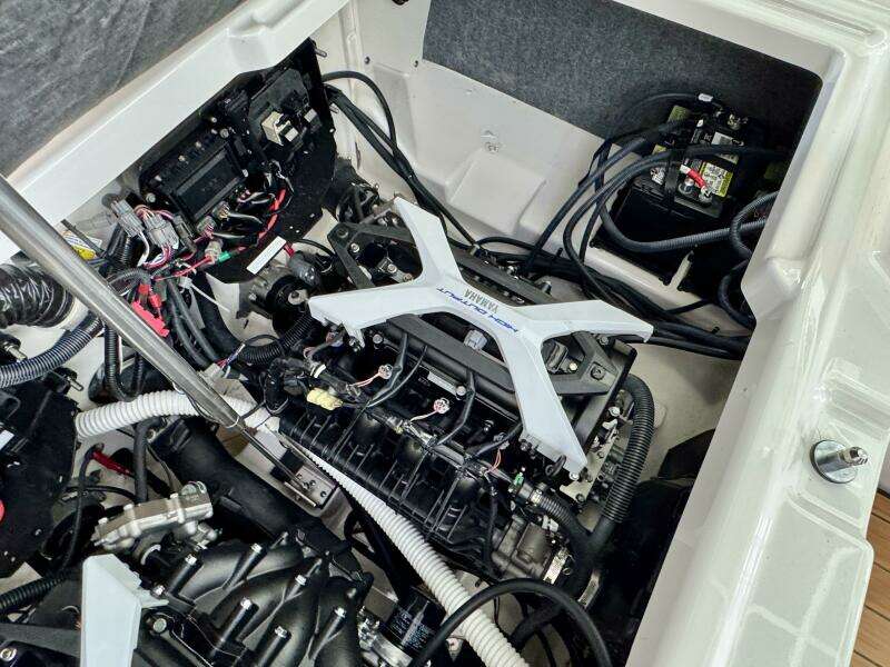 2024 Yamaha Boats 252 SD