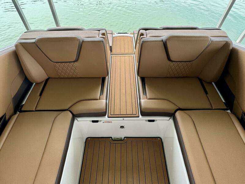 2024 Yamaha Boats 252 SD