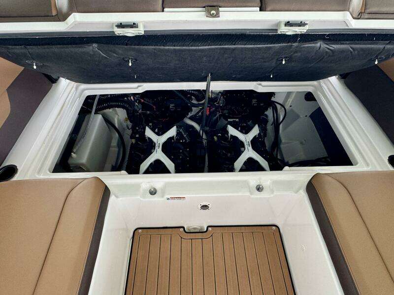 2024 Yamaha Boats 252 SD