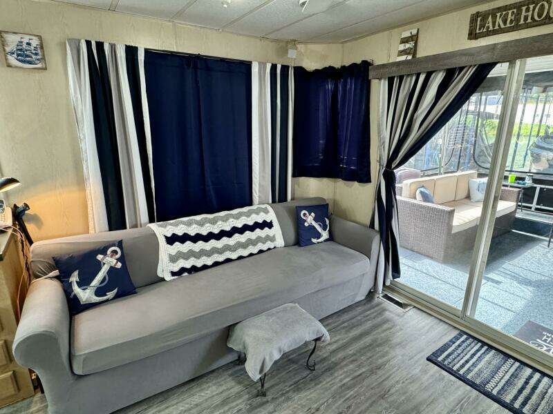 1999 Aqua Chalet 16 x 68 Widebody