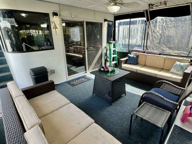 1999 Aqua Chalet 16 x 68 Widebody