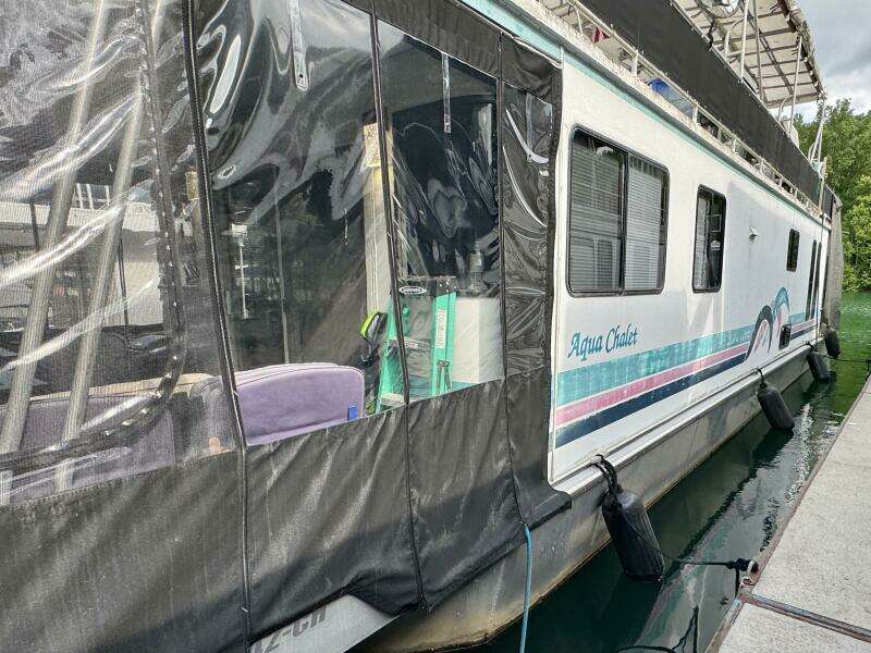 1999 Aqua Chalet 16 x 68 Widebody