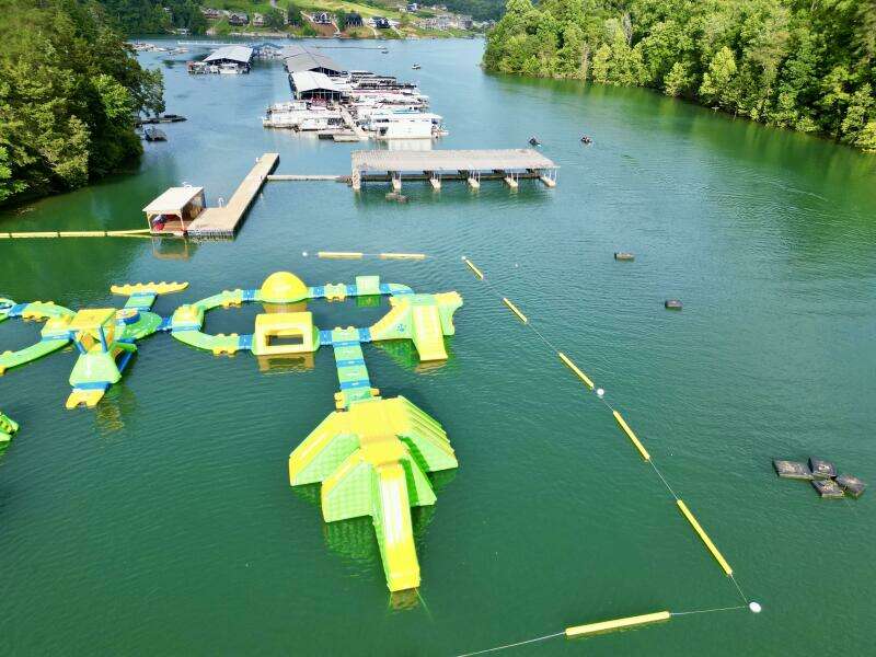 1999 Aqua Chalet 16 x 68 Widebody