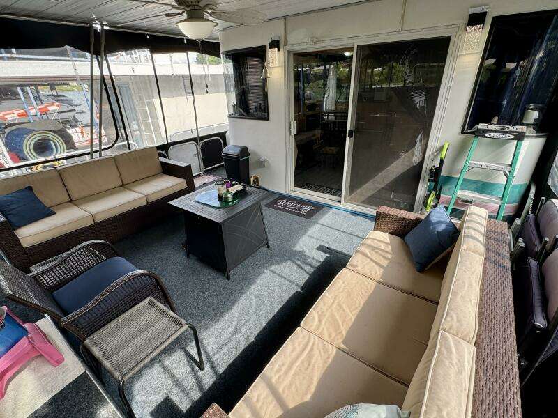 1999 Aqua Chalet 16 x 68 Widebody