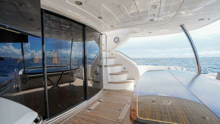 2012 Sunseeker 88 Yacht
