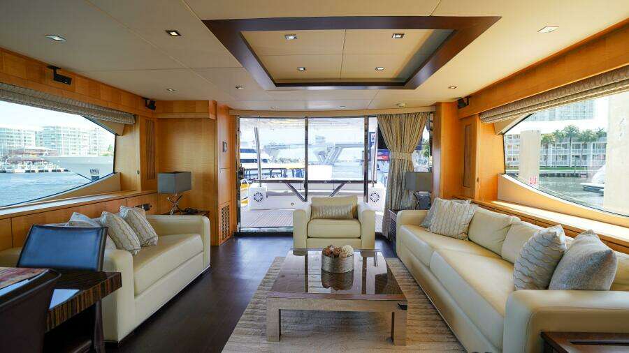 2012 Sunseeker 88 Yacht