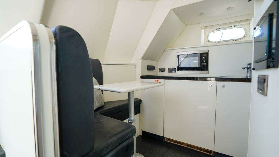 2012 Sunseeker 88 Yacht