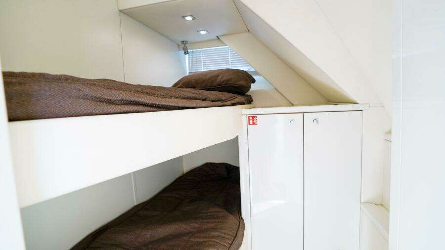 2012 Sunseeker 88 Yacht