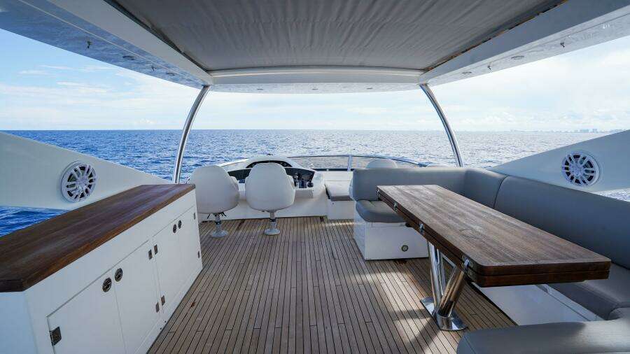 2012 Sunseeker 88 Yacht