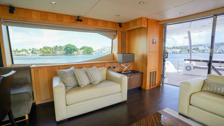 2012 Sunseeker 88 Yacht