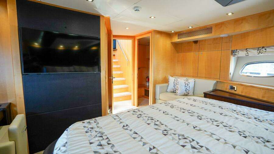 2012 Sunseeker 88 Yacht