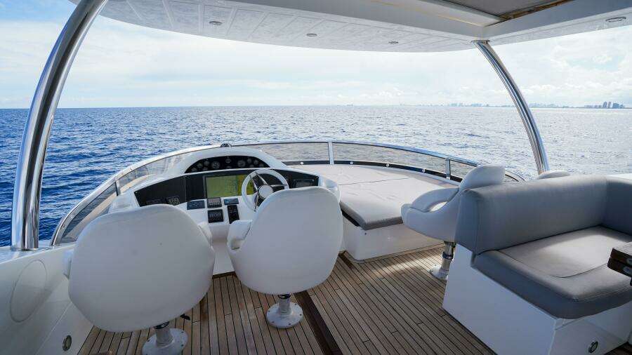 2012 Sunseeker 88 Yacht