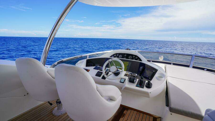 2012 Sunseeker 88 Yacht