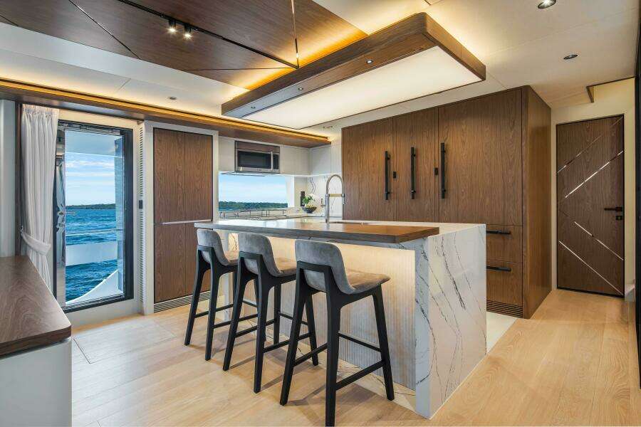 Horizon FD80 Hull 17