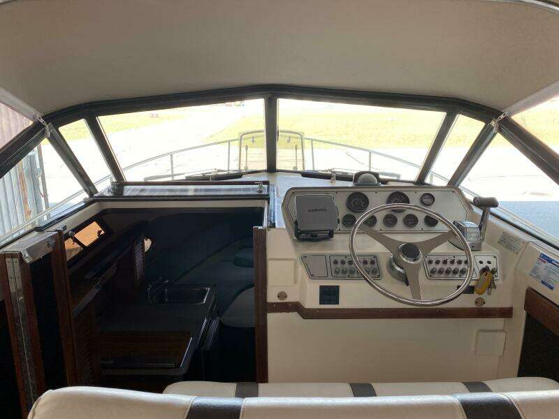 1985 Tiara Sport 2600 Continental