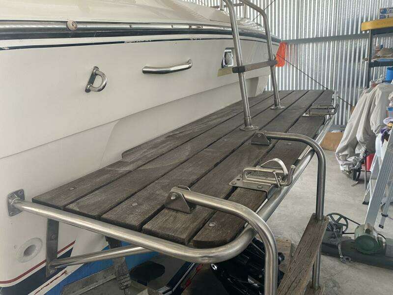 1985 Tiara Sport 2600 Continental