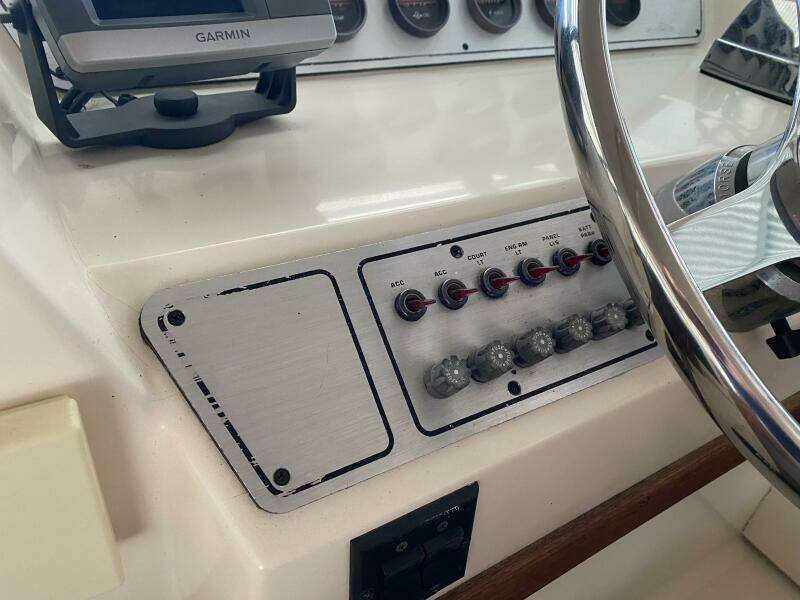 1985 Tiara Sport 2600 Continental