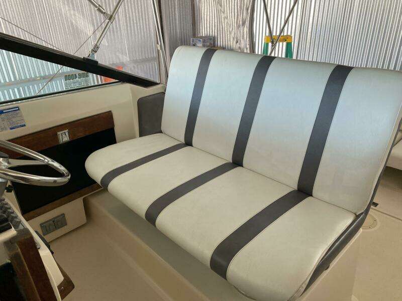 1985 Tiara Sport 2600 Continental