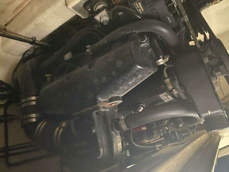 1985 Tiara Sport 2600 Continental