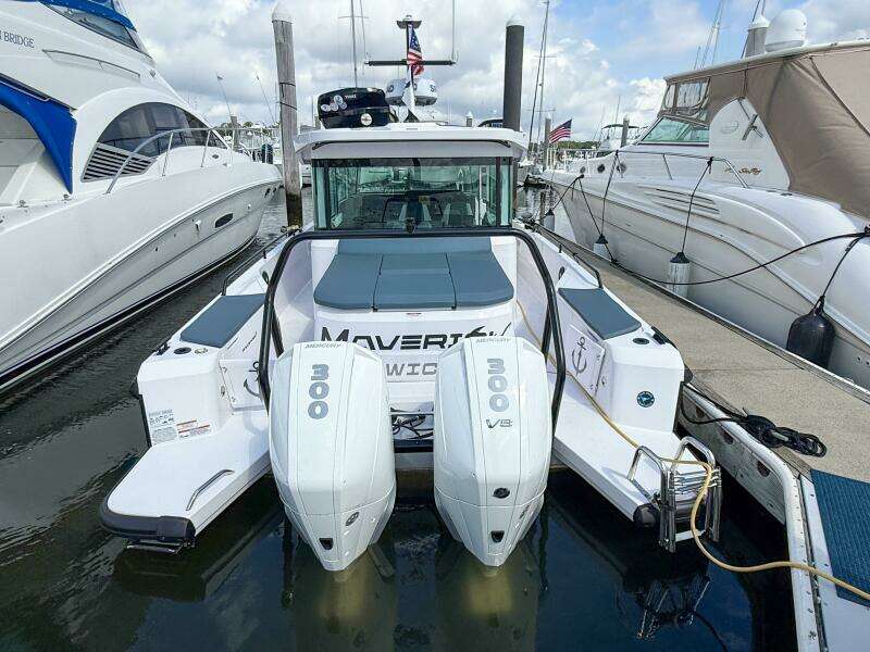 2023 Axopar 37 XC AFT CABIN