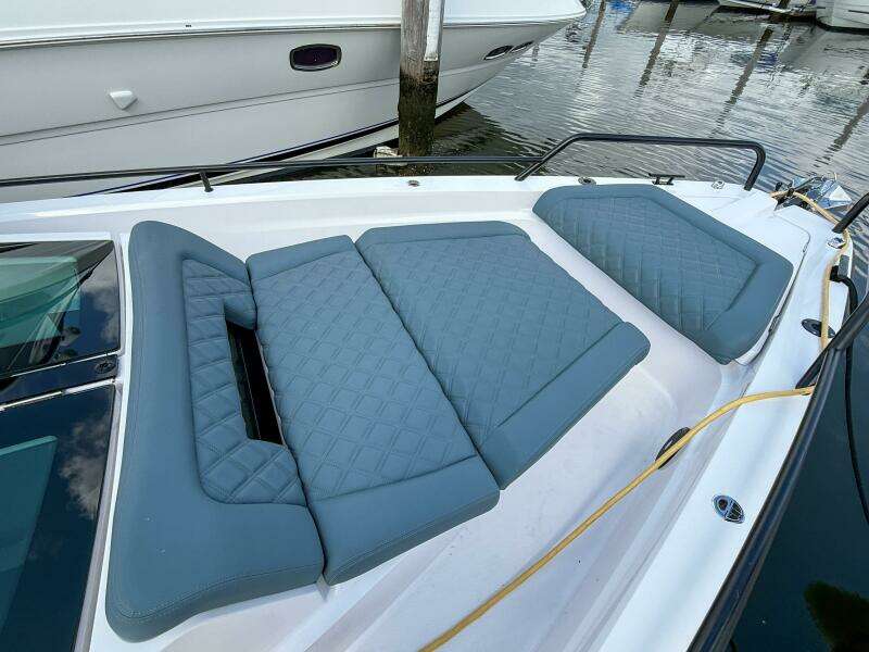 2023 Axopar 37 XC AFT CABIN
