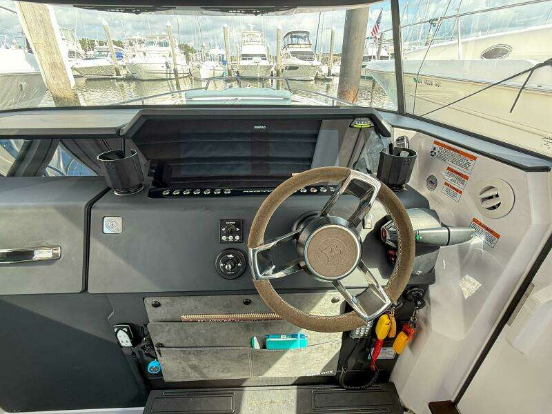 2023 Axopar 37 XC AFT CABIN