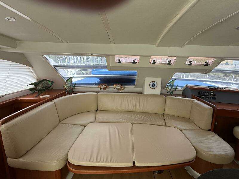 2012 Leopard 47 PC Owners' Version