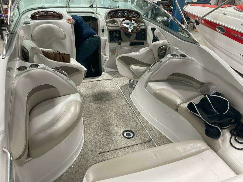 2011 Crownline 
