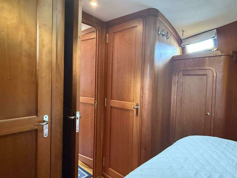 Primary Stateroom Storage and Entry