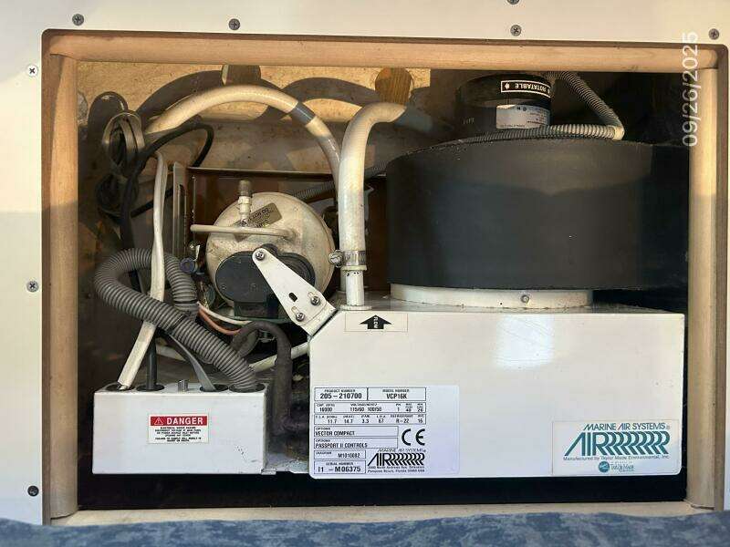 37' Hunter air conditioning system