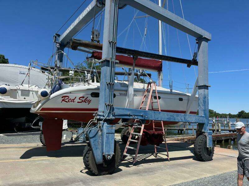 37' Hunter hauled out3