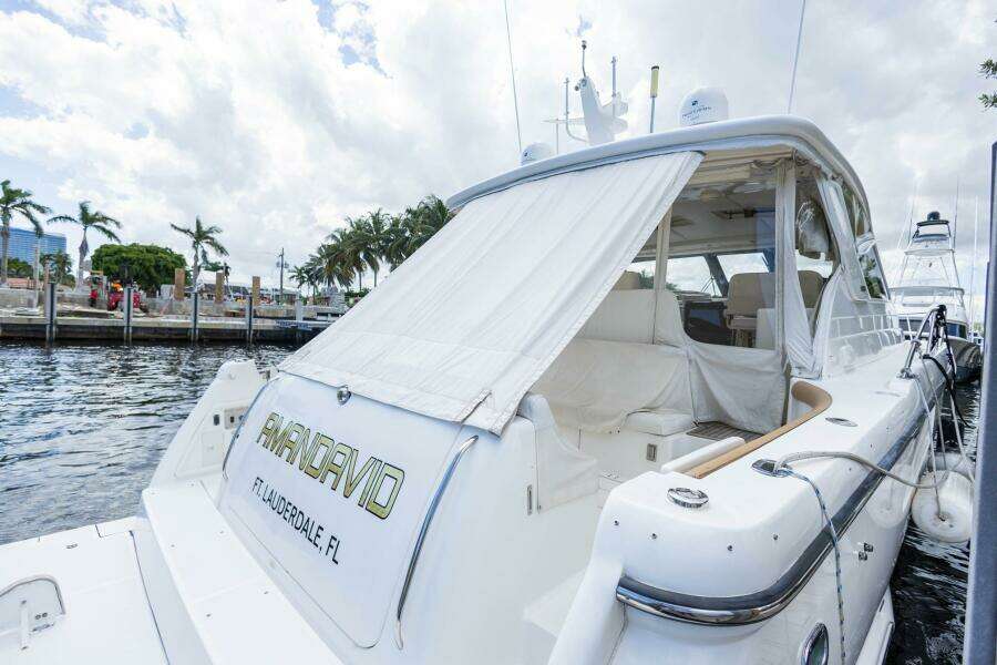 2000 Tiara Yachts 5200 Express