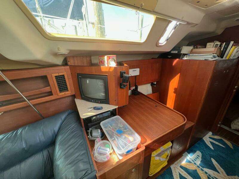 2001 Hunter 420 Passage