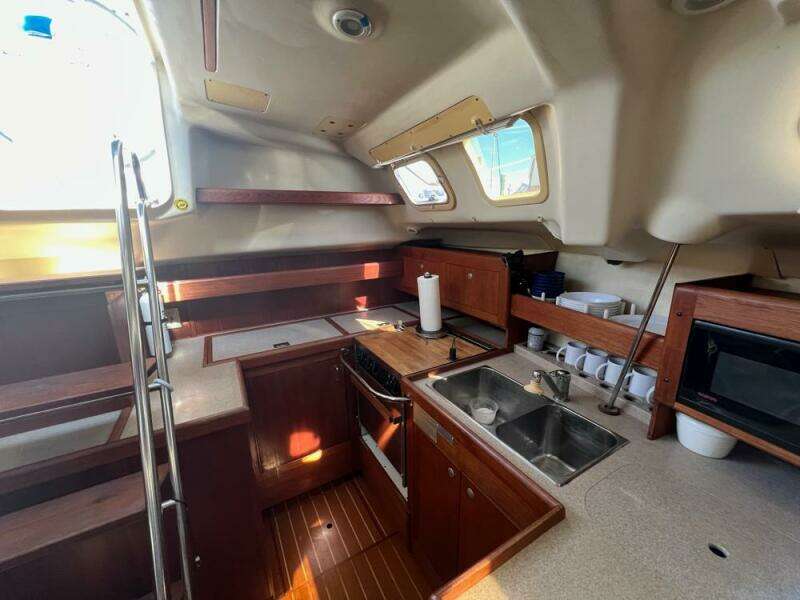 2001 Hunter 420 Passage