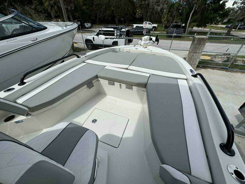 2020 Ranger 2360 Bay Boat