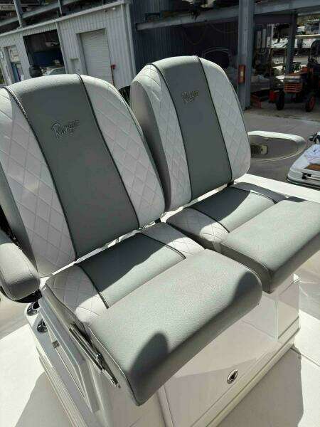 2020 Ranger 2360 Bay Boat