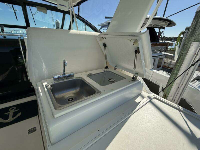 2003 Tiara Yachts 3500