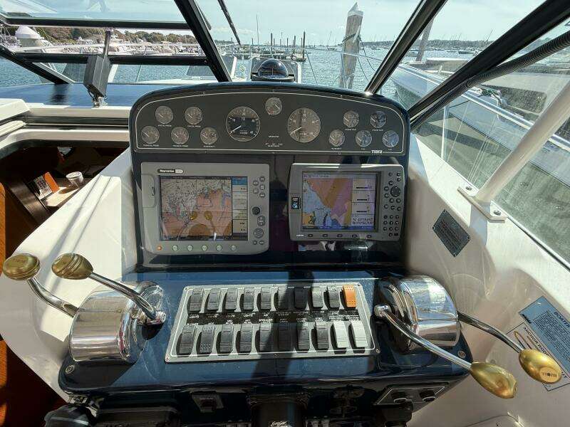 2003 Tiara Yachts 3500